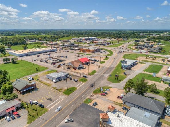 Runts BBQ: 1105 W Cherokee St, Wagoner, OK 74467